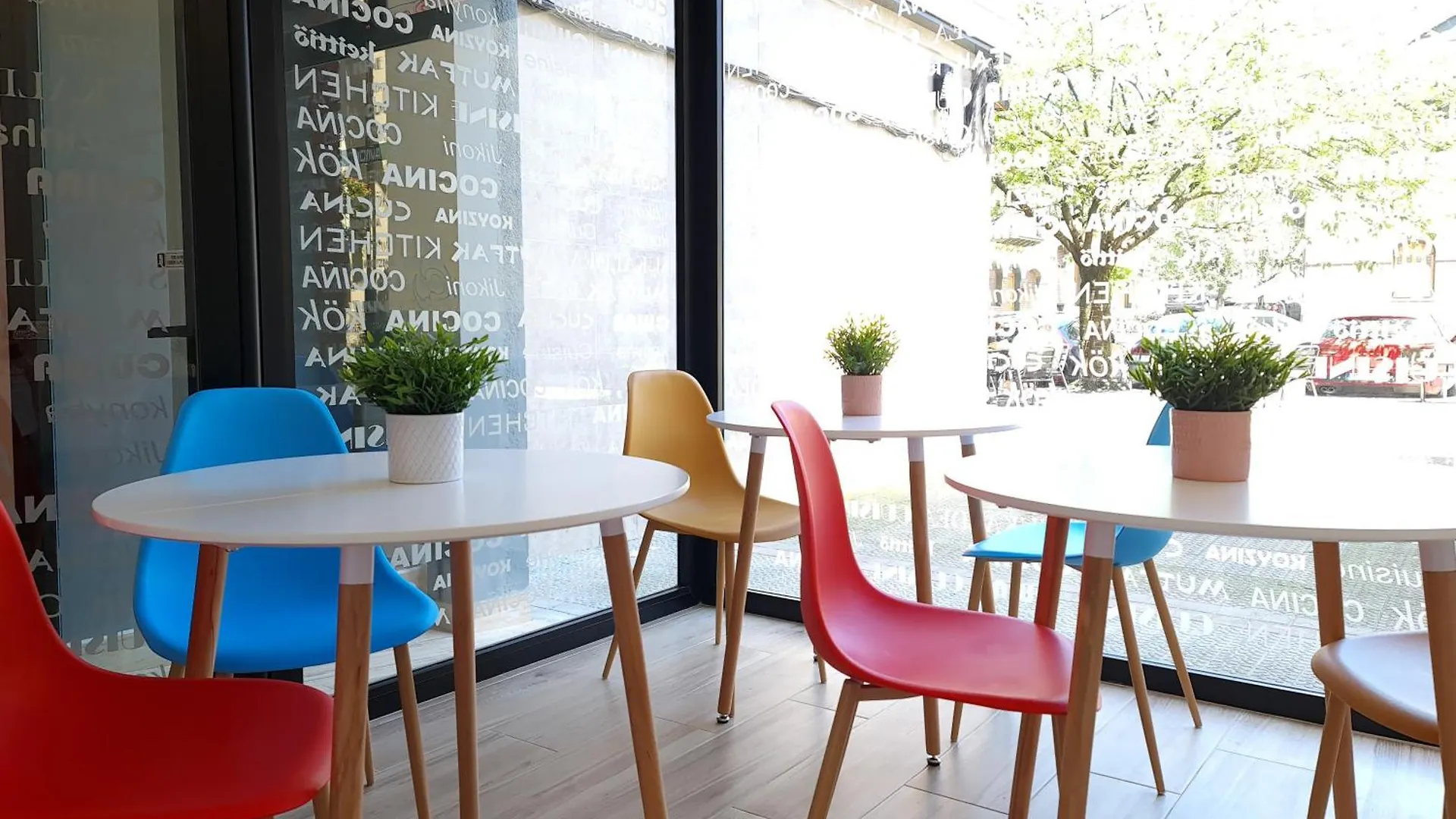 Bilbao Rooms & Kitchen Santutxu