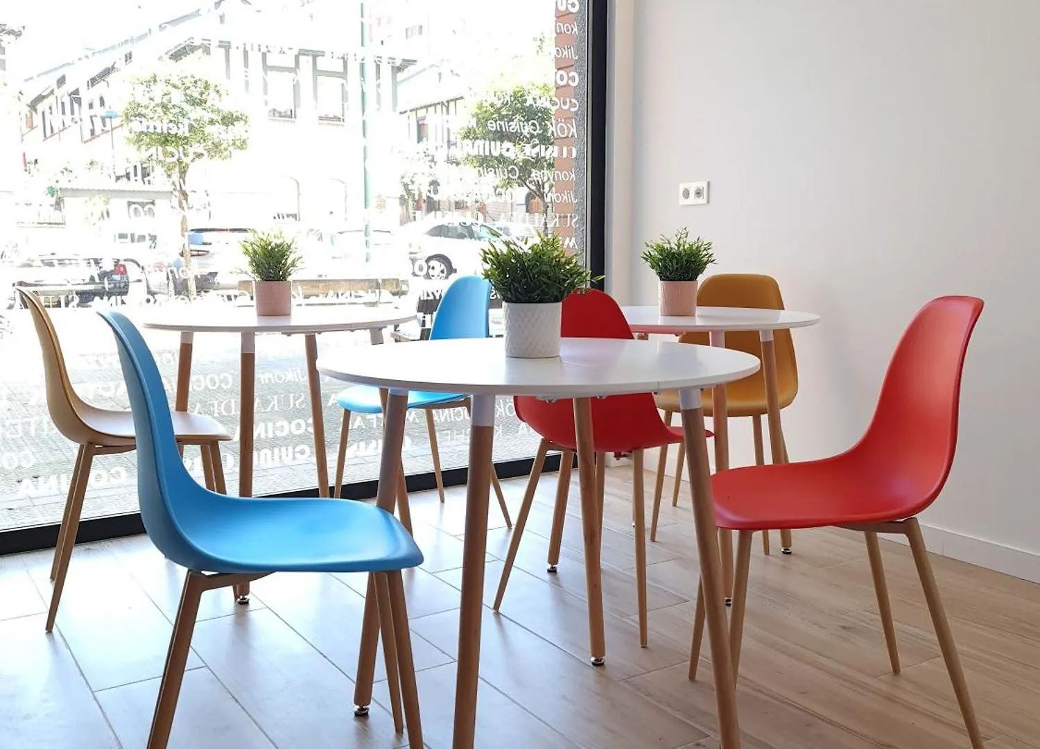 Bilbao Rooms & Kitchen Santutxu